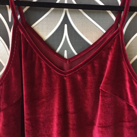 Burgundy red velvet tank - Picture 2 of 4